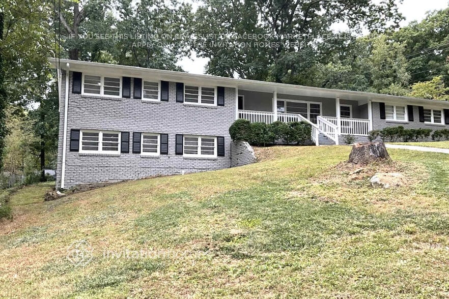 Primary Photo - 2550 Greenwood Cir