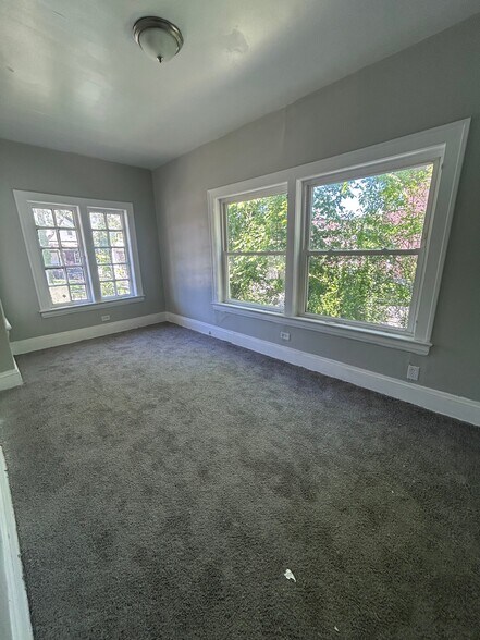 Building Photo - 1523 Hillcrest Rd