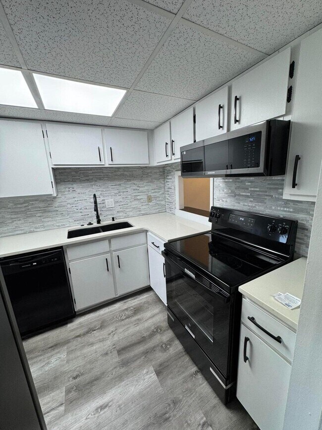 Building Photo - 3857 Indian Trail