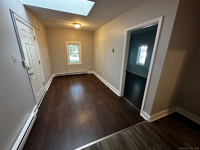 Building Photo - 7 Prest St