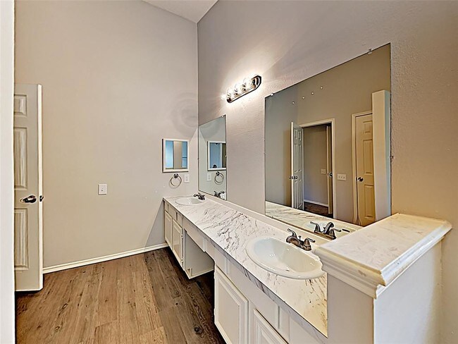 Building Photo - 2525 Country Creek Ln
