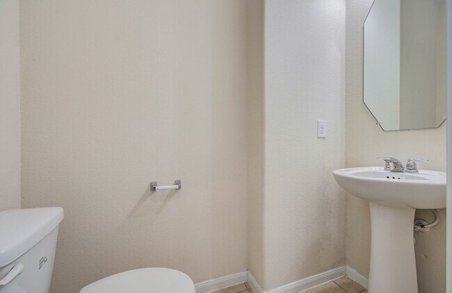 Building Photo - 7506 Pavilion Dr