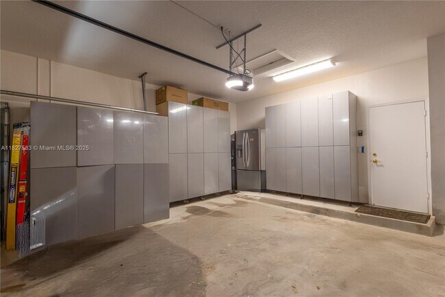 Building Photo - 649 SW 168th Way