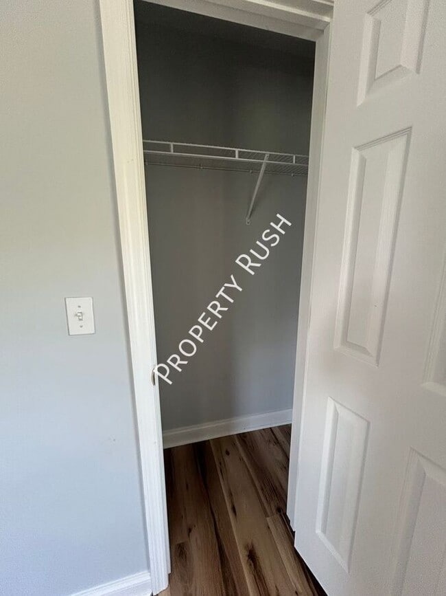 Building Photo - 9119 Westminister Cir Dr