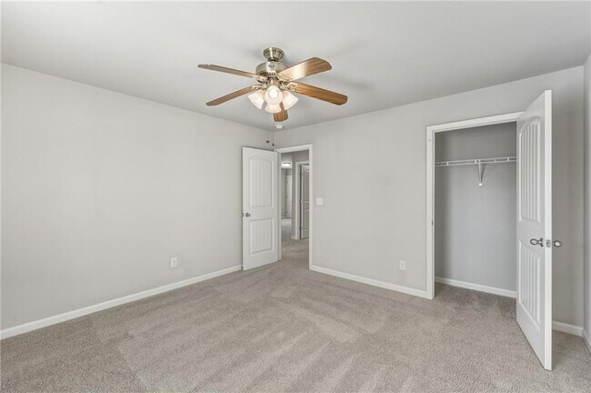 Building Photo - 6496 Crosscreek Ln