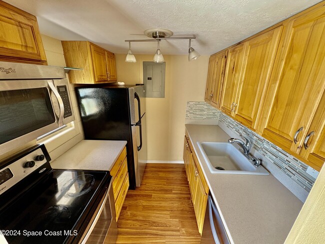 Building Photo - 801 S Brevard Ave