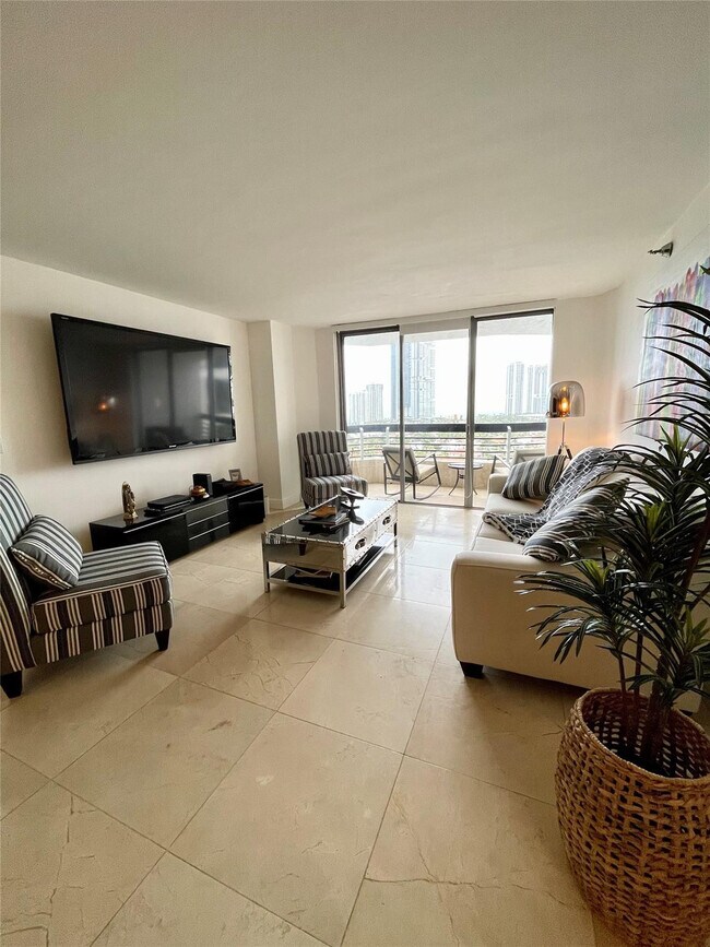 Building Photo - 19101 NE 36th Pl