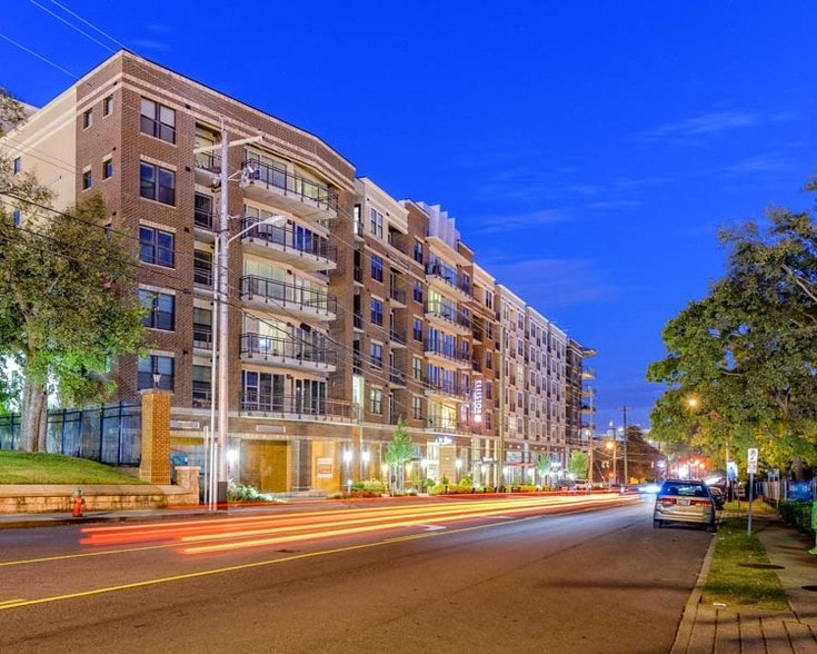 Building Photo - Elliston 23