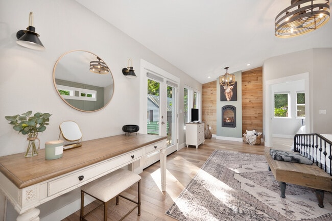 Building Photo - 841 N 5th St