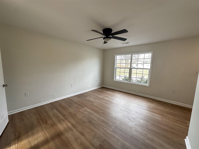 Building Photo - 1225 N Lee Dr