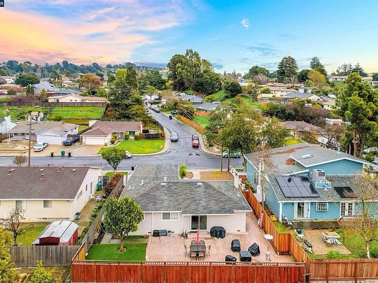 Building Photo - 2697 Limerick Rd