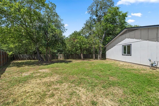 Building Photo - 6222 Wagon Bend