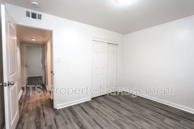 Building Photo - 2840 Sweet Way