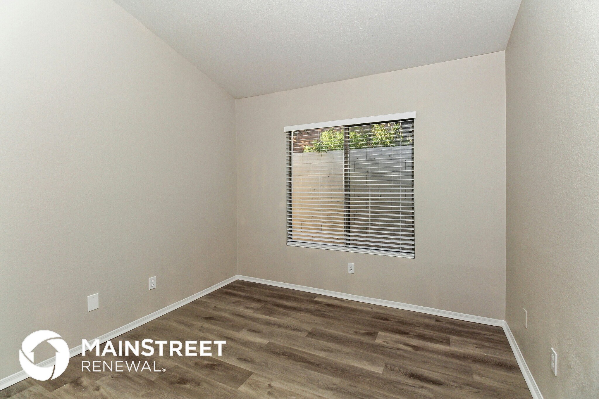 Building Photo - 11151 N Desert Flower Dr