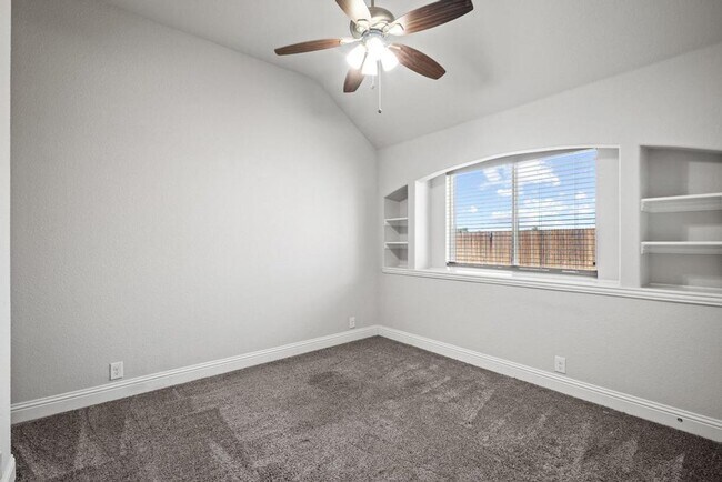 Building Photo - 314 Waverly Dr