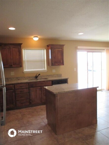 Building Photo - 104 Golfview Dr