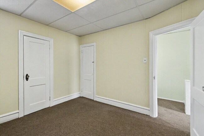 Building Photo - 5335 Willows Ave
