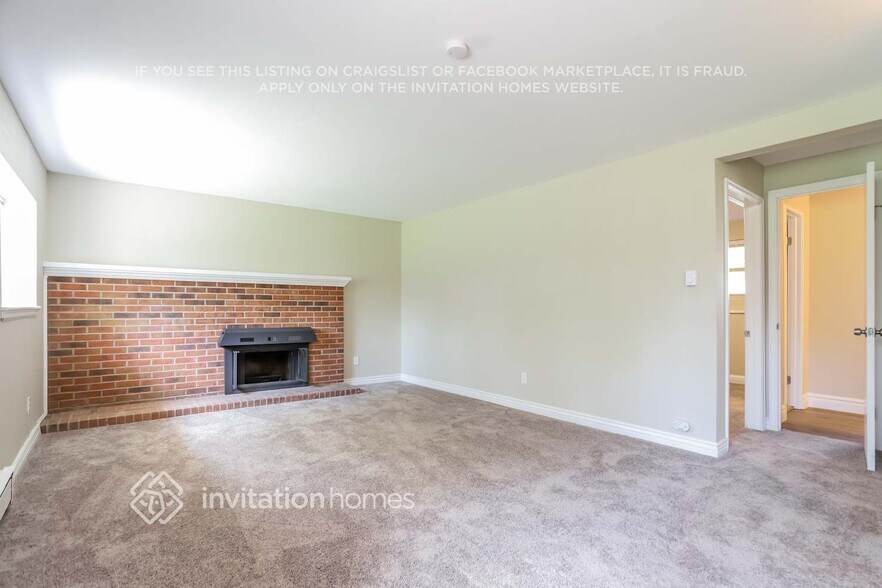 Building Photo - 17768 E Montana Pl