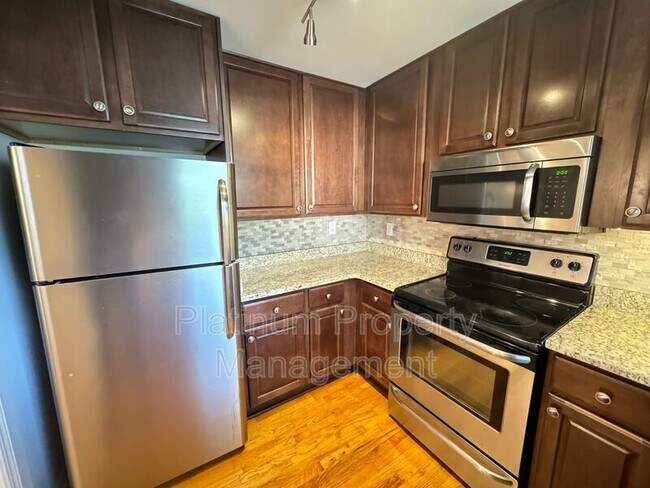 Building Photo - 311 Peachtree Hills Ave NE