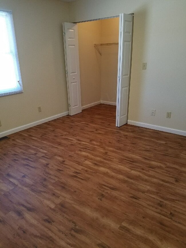 Building Photo - Dexter Grant Townhouses