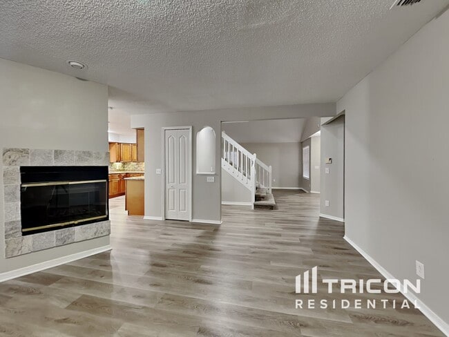 Building Photo - 15130 Heathridge Dr