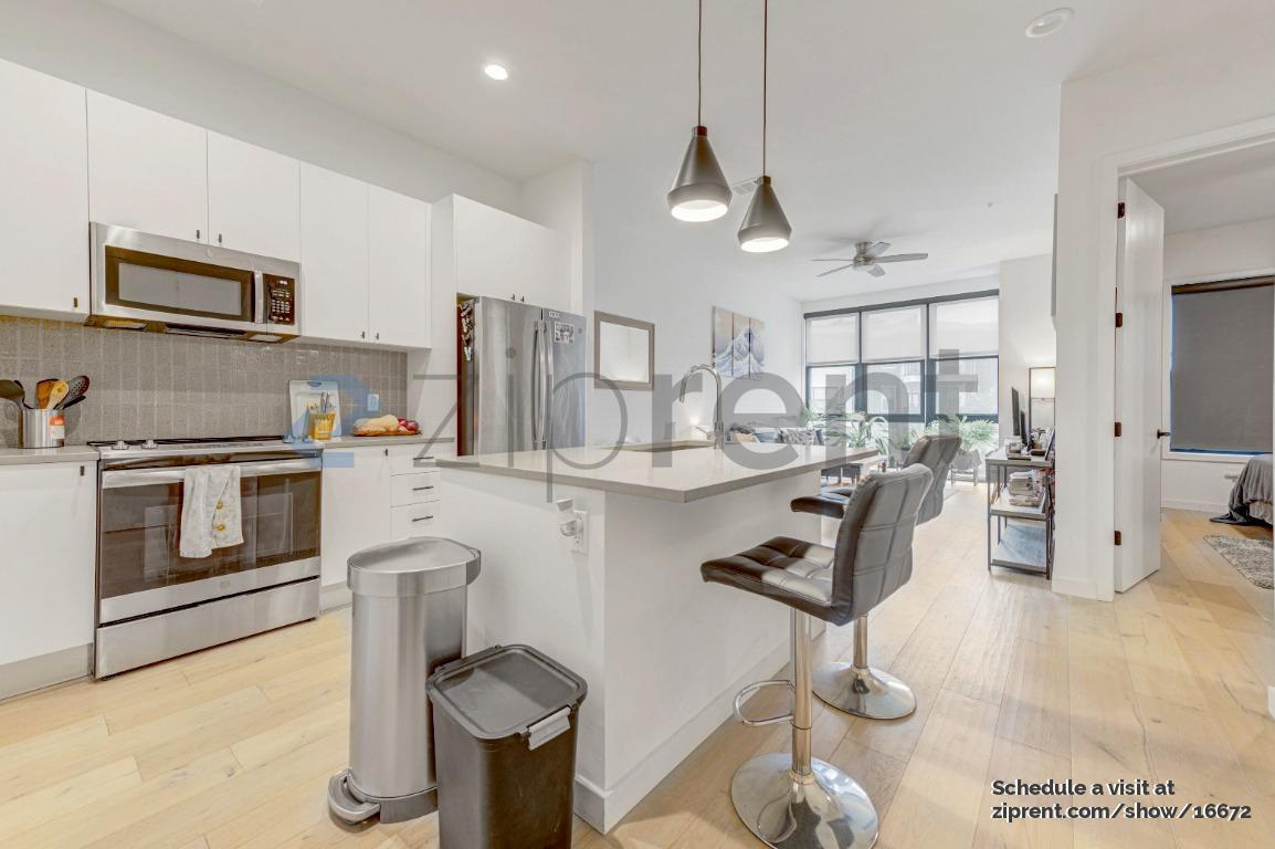 Building Photo - 800 Embassy Dr