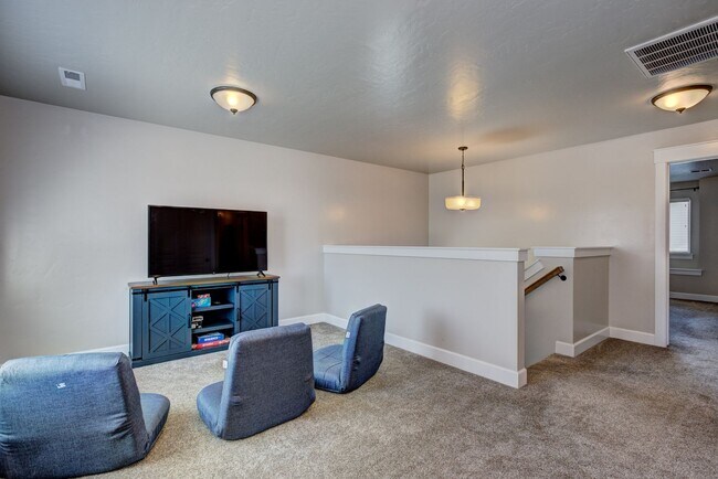 Building Photo - Beautiful Home in the Heart of Eagle