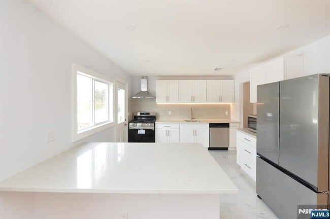 Building Photo - 269 Columbia Terrace