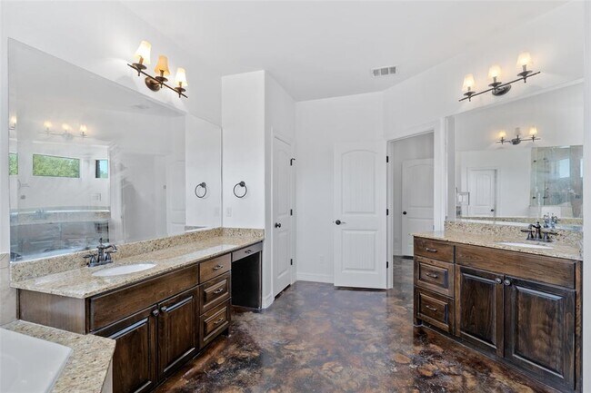 Building Photo - 485 Canna Lily Cir