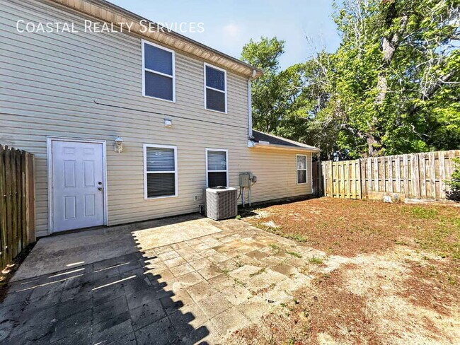 Building Photo - 46 Park Cir SE
