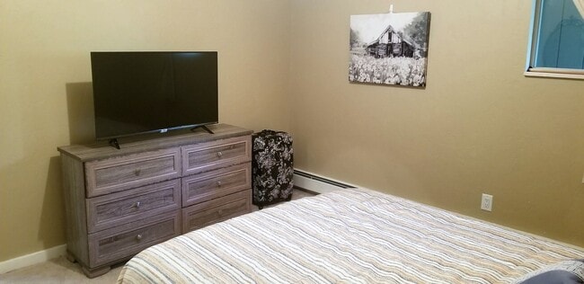 Building Photo - Winter Seasonal Rental- Silverqueen East 2414