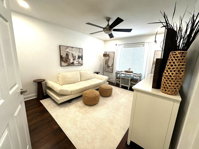 Building Photo - Furnished Six Month Rental - Gorgeous 3/2/2 Pool/Spa Home Tierra Verde