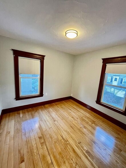 Building Photo - 47 Freeland St