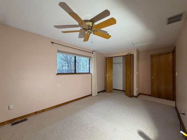 Building Photo - 17 Bayberry Dr