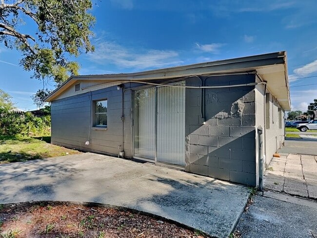 Building Photo - 5701 E 30th Ave