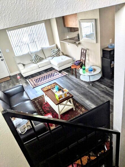 Building Photo - 259 N Chester Ave