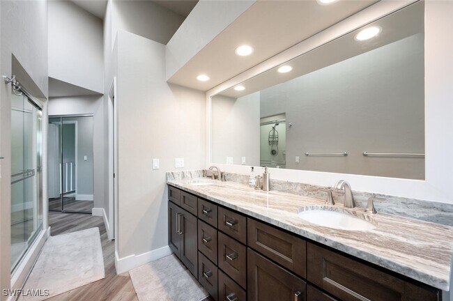 Building Photo - 27113 Oakwood Lake Dr