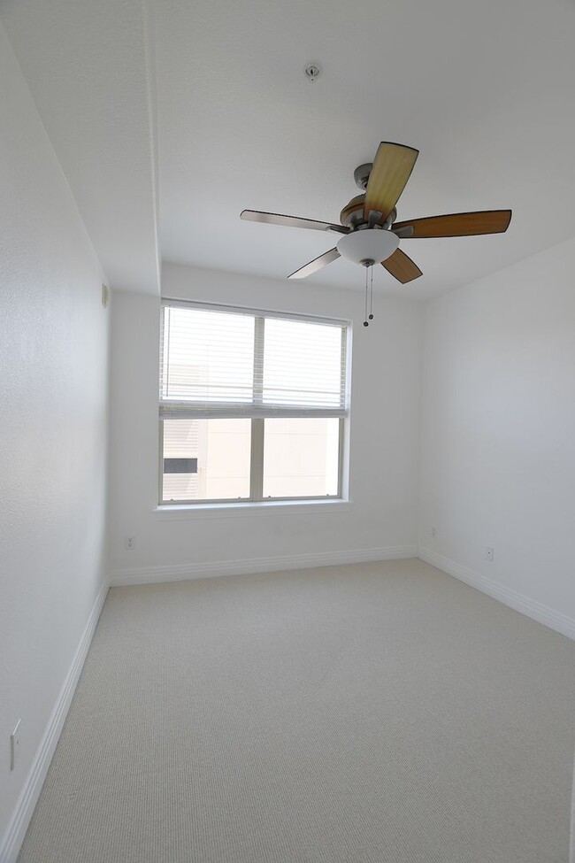 Building Photo - Centennial Condo for Rent! Outdoor Pool an...