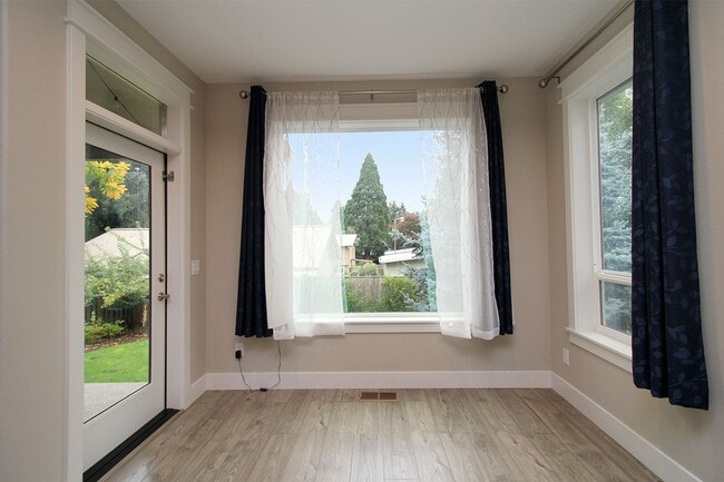Building Photo - Spectacular Newer Construction Aloha 4 Bed/2.5 Bath Home on Dead-End Street