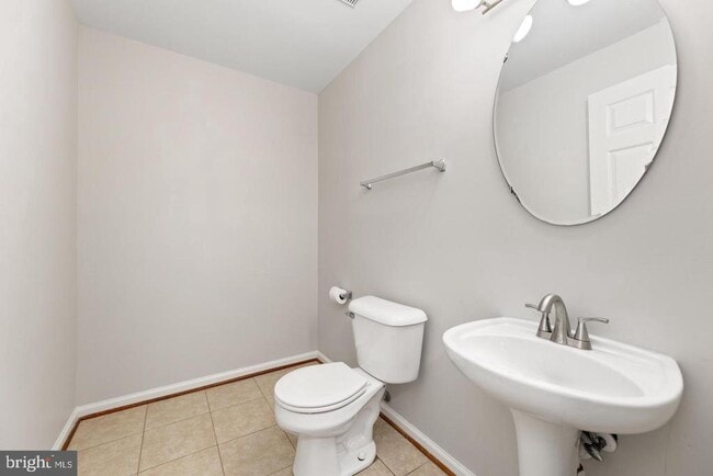 Building Photo - 13700 Barksdale Dr