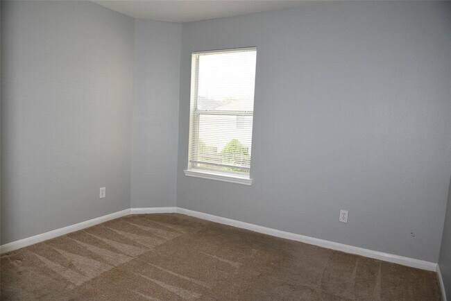 Building Photo - 2635 Skyview Grove Ct