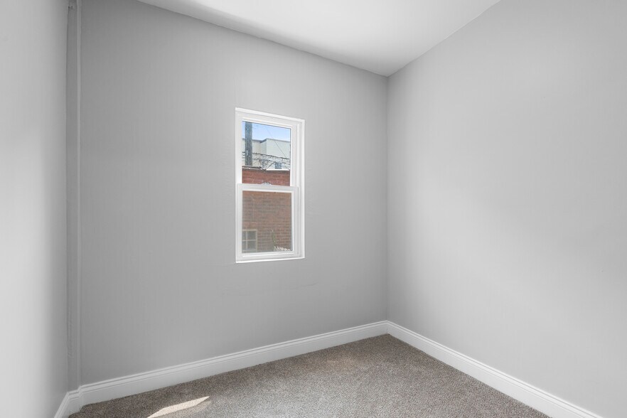 Building Photo - 8129 S Maryland Ave