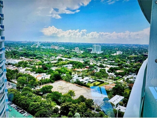 Building Photo - 2101 Brickell Ave