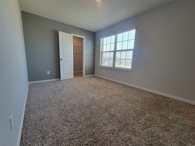 Building Photo - 3012 Villegas Wy