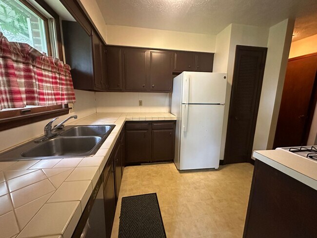 Building Photo - 2BD Duplex Jackson Township - Canton