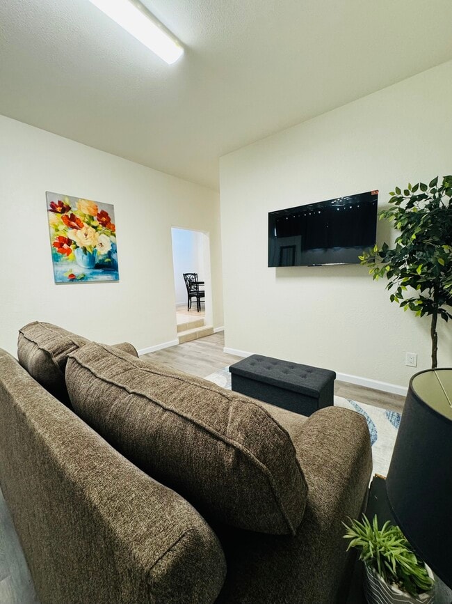 Building Photo - 4plex