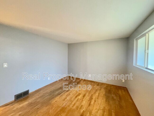 Building Photo - 14722 84th Ave NE