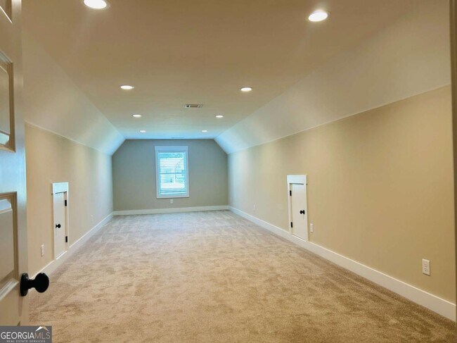 Building Photo - 16 Anchor Ct