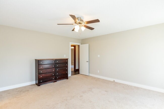 Building Photo - 624 Short Spoon Cir