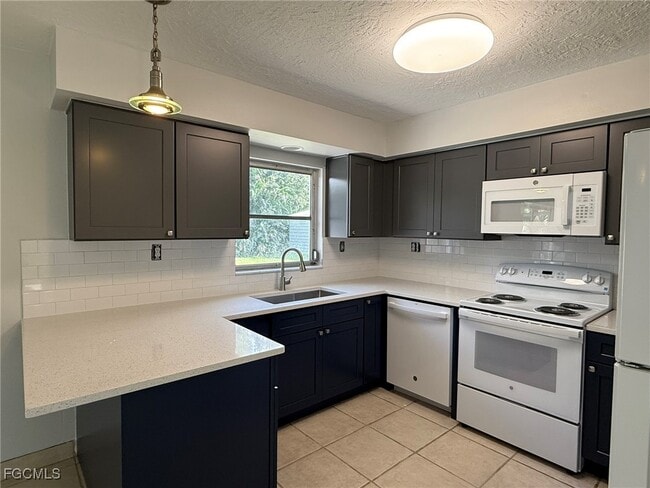 Building Photo - 7440 Tropical Ln